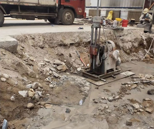 上安乡公路下沉压浆